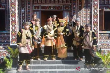 Ini alasannya, Kapolda Sumbar dianugerahi gelar sangsako Minangkabau Tuanku Rajo Sinaro Basa