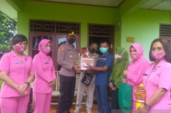 Polres Mimika kunjungi purnawirawan-warakawuri Polri