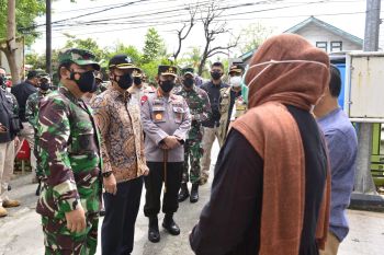 Tinjau PPKM mikro di Bekasi, Kapolri minta perkuat tracing testing dan tes PCR dipercepat 1 hari