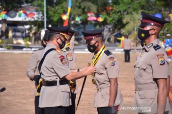 Ratusan bintara  dilantik di markas Polda NTT