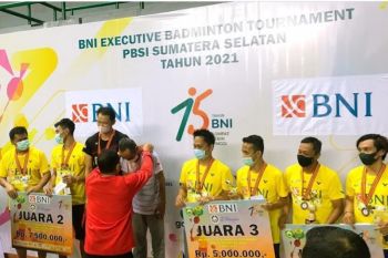 Frans-Amak juarai BNI Executive Badminton Tournament 2021