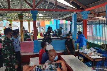 Ratusan warga binaan Lapas Pariaman ikuti vaksinasi COVID-19