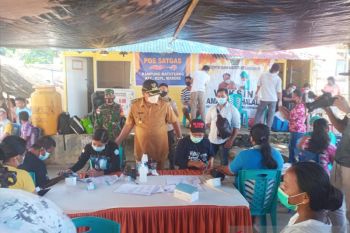 Bupati Sangihe tinjau kegiatan vaksinasi di wilayah kepulauan