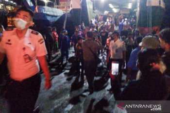 33 penumpang kapal  karam di Selat Bali ditemukan selamat