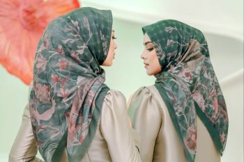 "The Xanadu Series" kolaborasi Buttonscarves x RiaMiranda