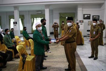 54 orang mahasiswa/i HSS terima penghargaan dan dana pembinaan
