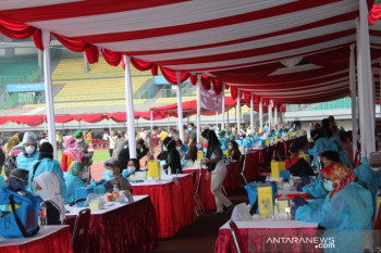 Kemenkes instruksikan seluruh pemda percepat vaksinasi usia anak hingga lansia