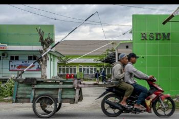 Gubernur minta kegiatan mengumpulkan orang ditunda cegah COVID-19