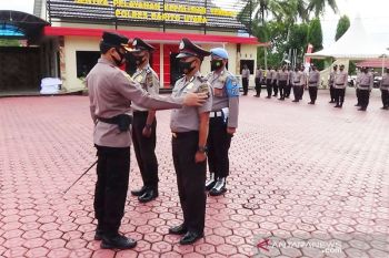 10 anggota Polres Barito Utara naik pangkat