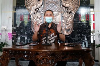 600.00 warga Kota Semarang menunggu divaksin
