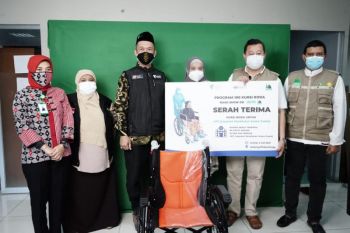 DD Tekno donasikan 100 kursi roda pada milad 28 tahun Dompet Dhuafa