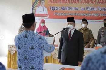 Bupati Pessel lantik Pejabat Administrator dan Pengawas