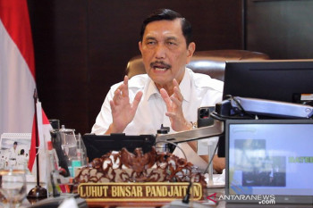 Luhut Binsar perintahkan Polri tindak tegas pelaku yang naikkan harga obat