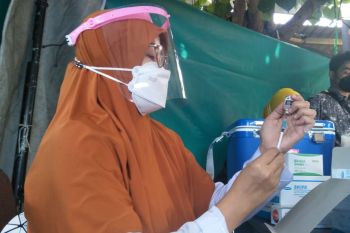 Dinkes Mataram membantah penarikan stok vaksin COVID-19