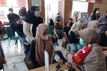 Bank Nagari gelar vaksinasi massal untuk karyawan dan masyarakat umum
