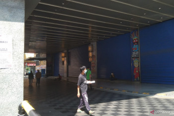 Pasar Tanah Abang lengang