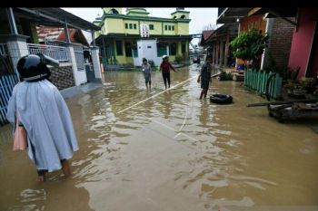 Posko dan dapur umum darurat  didirikan saat banjir di Palu