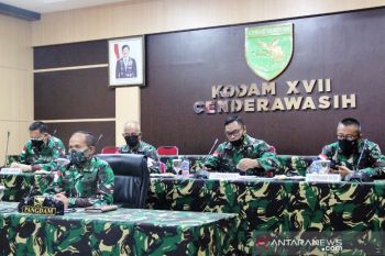 Pangdam XVII/Cenderawasih vicon dengan Panglima TNI terkait program vaksinasi
