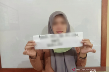 Polda Sultra tangkap perempuan yang diduga edarkan sabu-sabu di Kendari
