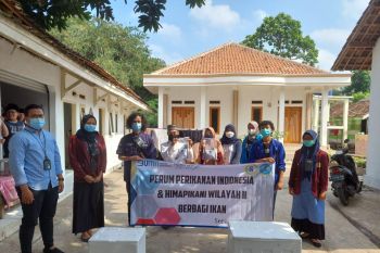 BUMN Perindo bagikan ikan ke panti asuhan dan pesantren