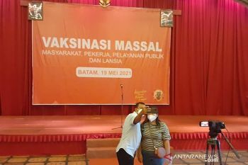 Vaksinasi di daerah ini terancam berhenti