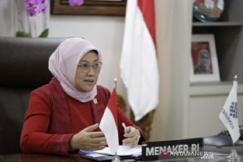 Menaker Ida Fauziyah tebitkan edaran minta dunia usaha patuhi PPKM Darurat