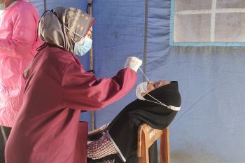 Lima orang dari Jawa terdeteksi positif COVID-19 di posko penyekatan Sukarame
