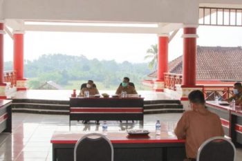 Takmir Masjid Agung Kalianda audensi dengan bupati