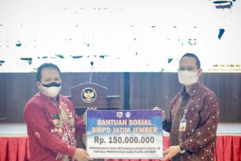 Perbankan salurkan bantuan untuk warga terdampak COVID-19 di Jember