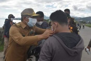 Pemprov Sulbar bagikan 5.000 masker kepada masyarakat
