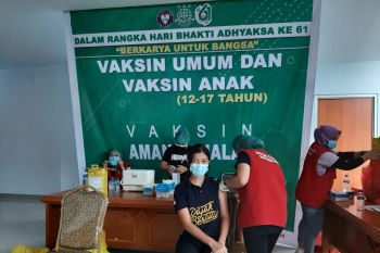 Kejati Sulawesi Utara gelar vaskinasi umum dan anak