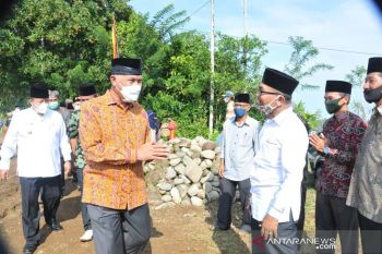 "Pendidikan surau dan lapau" kearifan lokal Sumbar bisa disandingkan dengan lembaga formal