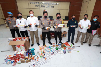 Polda Jatim sita vitamin dan obat penanganan COVID-19 dijual ilegal
