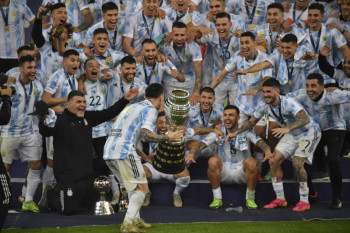 Akhir manis perjuangan gigih Lionel Messi memburu trofi bersama Timnas Argentina