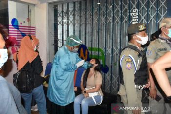 Pemkab Banggai terapkan swab di tempat bagi pelanggar prokes COVID-19