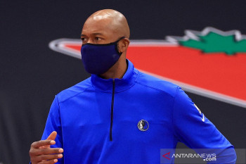 Jamahl Mosley sebagai pelatih kepala