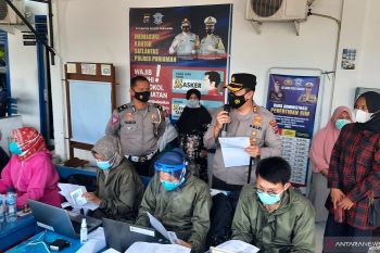 Polres Pariaman wajibkan warga yang urus SKCK dan SIM untuk divaksin