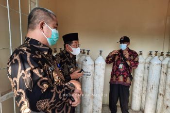 Bupati Mesuji cek kesiapan tabung oksigen di RSUDRBC