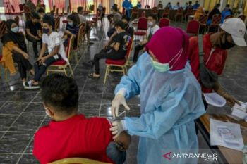 Realisasi vaksin COVID-19 di Sulteng baru 13 persen