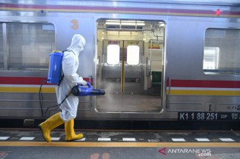 BIN edukasi vaksinasi dan disinfektan di stasiun Bogor