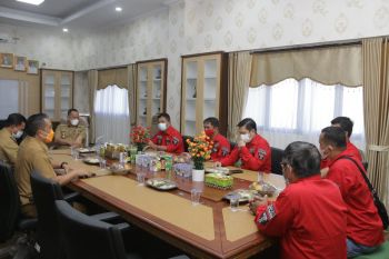 Wakil Bupati Pringsewu ajak pemuda batak bersatu ikut tangani COVID-19