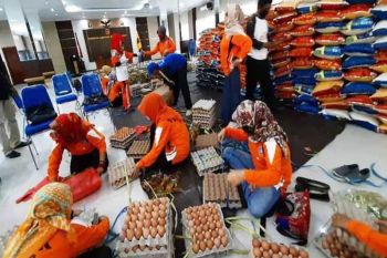 Pemkab Kobar salurkan bantuan kepada ratusan terpapar COVID-19