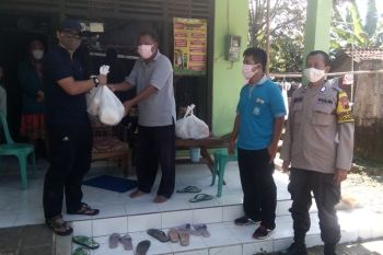 Hipmi Banyumas salurkan bantuan ke warga terdampak PPKM Darurat