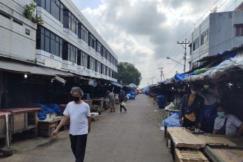 Pemkot Bandarlampung sterilkan Pasar Pasir Gitung dengan disinfektan