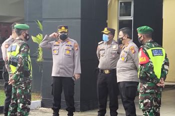 Polres Kuansing salurkan bantuan sembako ke masyarakat kurang mampu