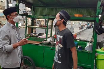 Wali Kota Mataram mengizinkan PKL jualan mulai pagi