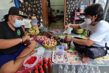 Gerakan sosial peduli warga isoman gencar dilakukan wakil rakyat di Surabaya