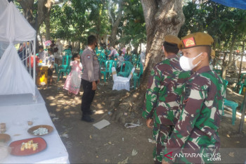 Pesta nikah dibubarkan Satgas COVID-19 Muaragembong Bekasi