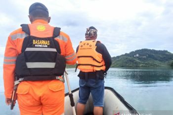 Puluhan personel SAR cari nelayan yang tenggelam di Kolaka Utara