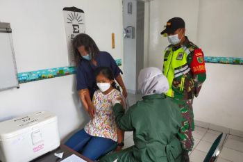 Kodim Biak Numfor kawal Serbuan Vaksinasi COVID-19 kepada warga